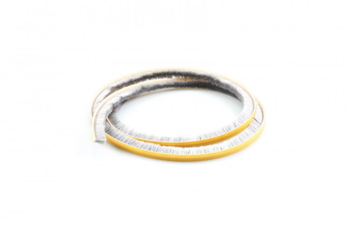 Těsnící kartáček pro posuvné dveře, samolepící