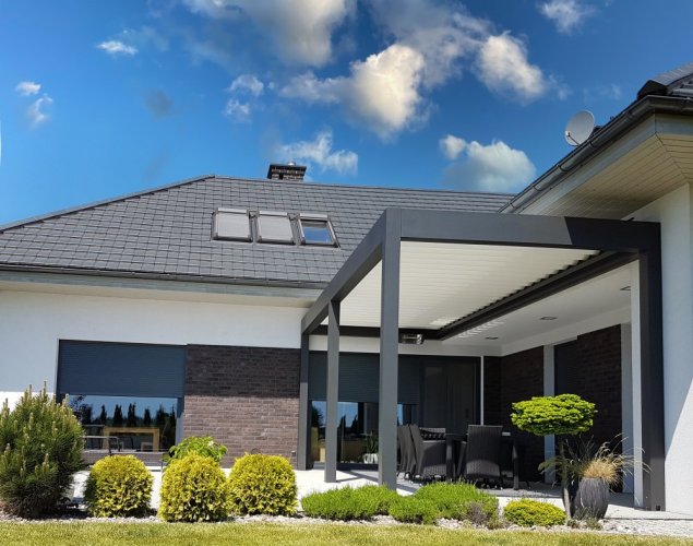 Bioklimatická pergola Sunbreaker 500