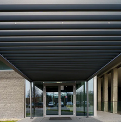 Bioklimatická pergola Sunbreaker 400 PRO