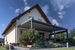 Pergola Solid se stahovací střechou - na stěnu