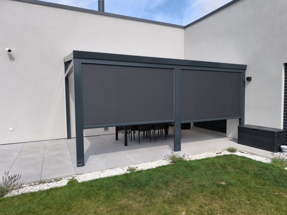 SAMKIT posuvné slunolamy – posuvný systém se stínicími lamelami