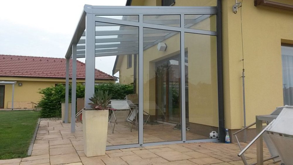 SAMKIT horizontální otočné lamely – nadčasové stínění pergoly